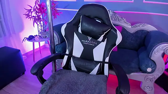 Snapshot of Red_star8 chatting on February 17, 2026, 11:29 am Red star8 online show from February 17, 2026, 11:29 am