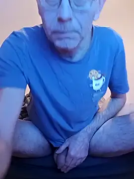 Snapshot of BesterJunge45 chatting on February 26, 2025, 5:24 am BesterJunge45 online show from February 26, 2025, 5:24 am