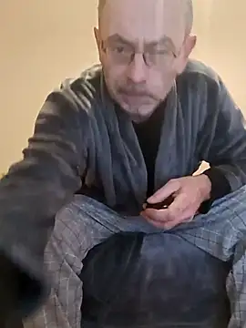 Snapshot of BesterJunge45 chatting on February 21, 2025, 3:56 am BesterJunge45 online show from February 21, 2025, 3:56 am