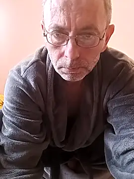 Snapshot of BesterJunge45 chatting on February 18, 2025, 12:17 pm BesterJunge45 online show from February 18, 2025, 12:17 pm