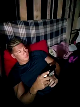 Lovely milk online show from November 5, 2025, 9:29 pm