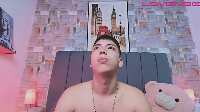 Snapshot of aaron_antonella_mds chatting on March 22, 2026, 8:32 pm aaron antonella mds online show from March 22, 2026, 8:32 pm