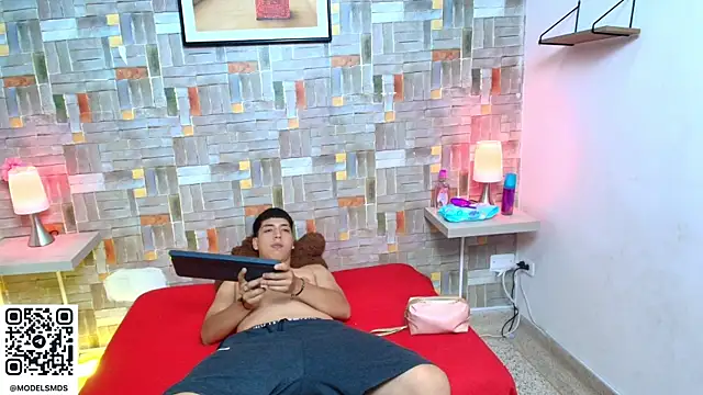 aaron antonella mds online show from November 25, 2025, 8:31 pm