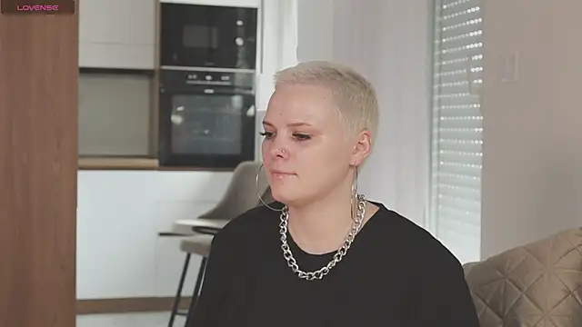 LikaBerry1 online show from April 15, 2026, 1:15 pm