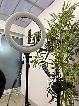 angel natural online show from October 31, 2025, 8:05 pm