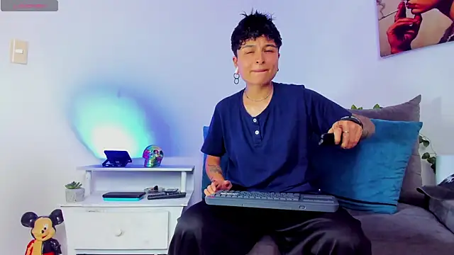 Snapshot of ZuryRamirez_ chatting on February 6, 2025, 7:29 pm ZuryRamirez  online show from February 6, 2025, 7:29 pm