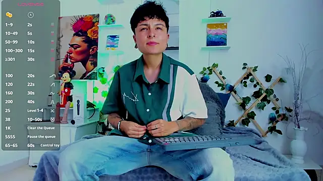 Snapshot of ZuryRamirez_ chatting on February 19, 2025, 7:05 pm ZuryRamirez  online show from February 19, 2025, 7:05 pm