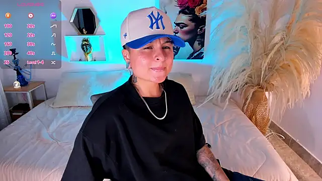 ZuryRamirez  online show from July 27, 2026, 9:22 pm