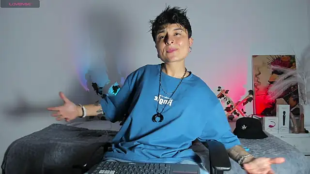 Snapshot of ZuryRamirez_ chatting on March 2, 2025, 11:39 pm ZuryRamirez  online show from March 2, 2025, 11:39 pm