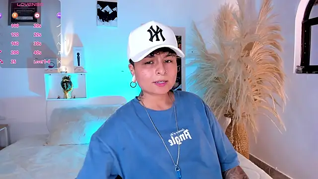 ZuryRamirez  online show from July 16, 2026, 8:06 pm
