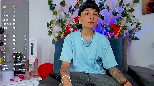 Snapshot of ZuryRamirez_ chatting on February 15, 2025, 7:28 pm ZuryRamirez  online show from February 15, 2025, 7:28 pm