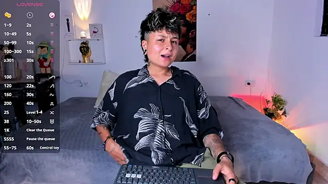 ZuryRamirez  online show from June 26, 2026, 11:43 pm