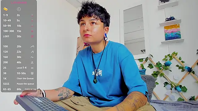 Snapshot of ZuryRamirez_ chatting on February 21, 2025, 8:49 pm ZuryRamirez  online show from February 21, 2025, 8:49 pm