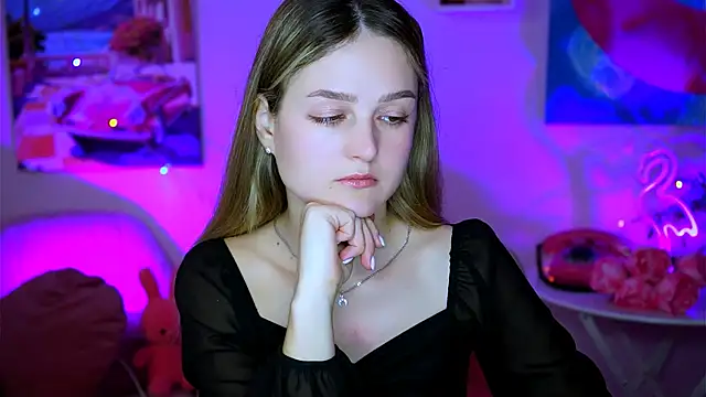 Snapshot of DeboraLarson chatting on February 11, 2025, 3:40 am DeboraLarson online show from February 11, 2025, 3:40 am