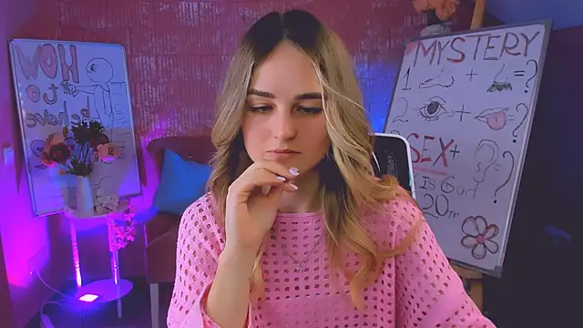 Snapshot of DeboraLarson chatting on February 21, 2025, 8:18 am DeboraLarson online show from February 21, 2025, 8:18 am