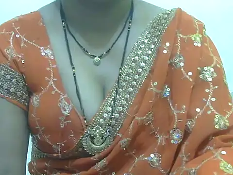 HOT-SEEMAA online show from June 23, 2026, 5:44 pm