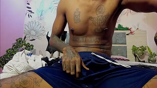 bigblackhotx1 online show from January 7, 2026, 1:16 pm