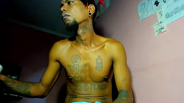 bigblackhotx1 online show from April 20, 2026, 10:07 am