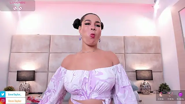 Eevee Taylor online show from April 13, 2026, 3:21 am