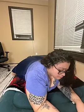 tillymarie34 online show from February 3, 2026, 3:04 am