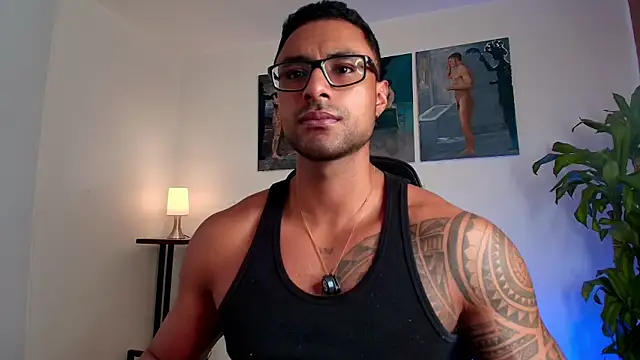 LiamGarcia1 online show from April 7, 2026, 4:42 pm