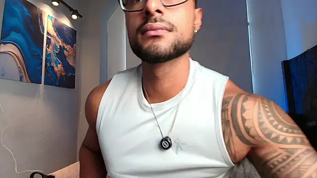 LiamGarcia1 online show from May 13, 2026, 4:58 pm
