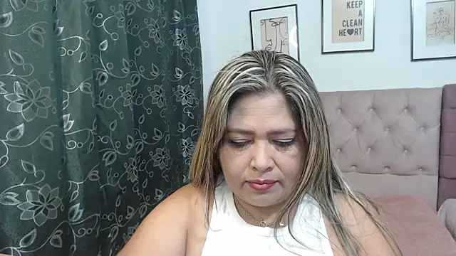 CANDYSWEET51 online show from November 4, 2025, 11:14 am