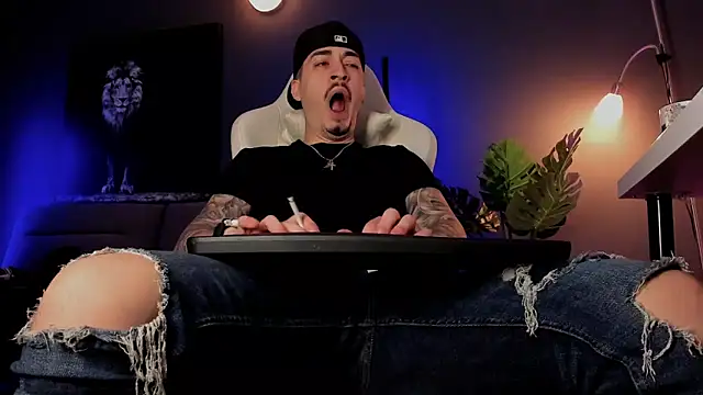 uptomatty online show from April 19, 2026, 7:42 am