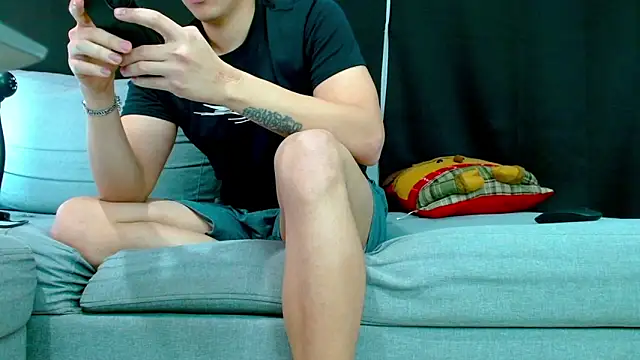 Danyer33 online show from December 2, 2025, 2:12 am