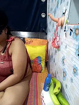 Snapshot of tina8th chatting on April 16, 2026, 4:41 pm tina8th online show from April 16, 2026, 4:41 pm