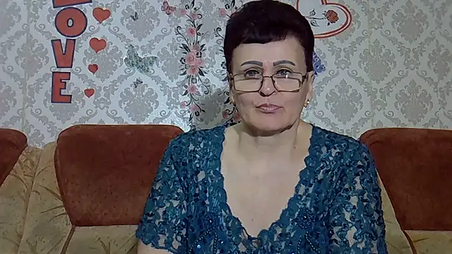 PaulaGolden online show from April 18, 2026, 8:09 pm