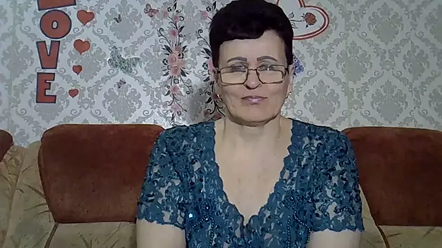 PaulaGolden online show from April 10, 2026, 6:48 pm