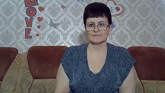 PaulaGolden online show from November 25, 2025, 8:14 am