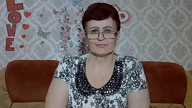 PaulaGolden online show from July 19, 2026, 7:54 pm