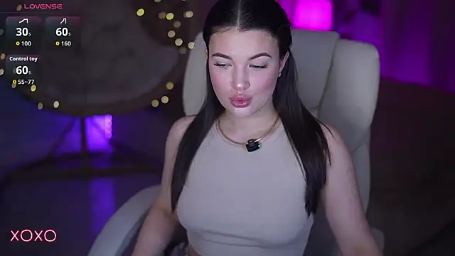 Snapshot of YourLolaBunny chatting on March 19, 2026, 8:09 pm YourLolaBunny online show from March 19, 2026, 8:09 pm