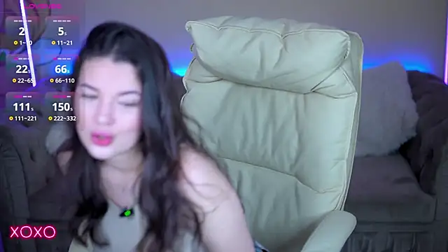 Snapshot of YourLolaBunny chatting on April 5, 2026, 6:31 am YourLolaBunny online show from April 5, 2026, 6:31 am