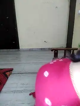 Snapshot of Fair-magic-woman chatting on February 8, 2026, 11:30 am Fair-magic-woman online show from February 8, 2026, 11:30 am