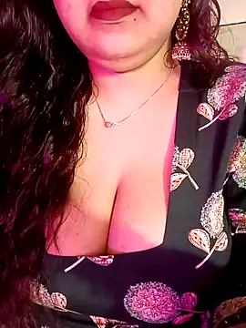 Suhanakhan00 online show from May 26, 2026, 11:30 am