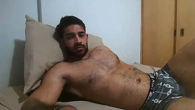 macho fit online show from November 18, 2025, 6:44 pm