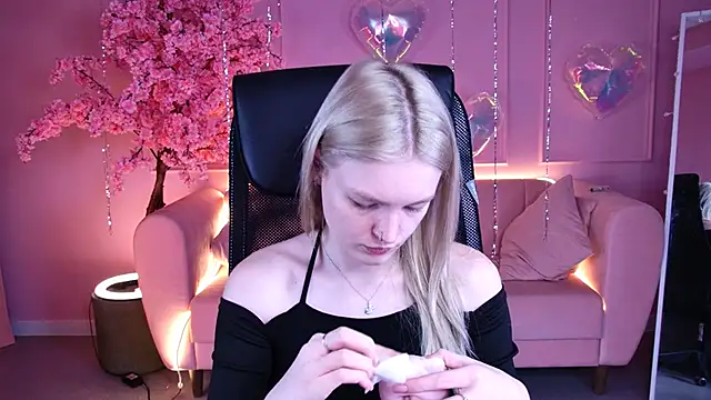 Snapshot of GraceGlamour chatting on February 21, 2026, 5:09 am GraceGlamour online show from February 21, 2026, 5:09 am