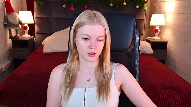 Snapshot of GraceGlamour chatting on December 19, 2025, 5:10 am GraceGlamour online show from December 19, 2025, 5:10 am