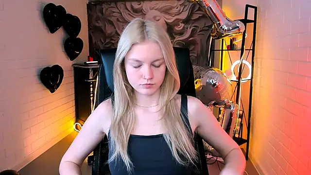 Snapshot of GraceGlamour chatting on February 17, 2026, 5:05 am GraceGlamour online show from February 17, 2026, 5:05 am