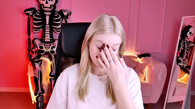 Snapshot of GraceGlamour chatting on October 22, 2025, 5:07 am GraceGlamour online show from October 22, 2025, 5:07 am