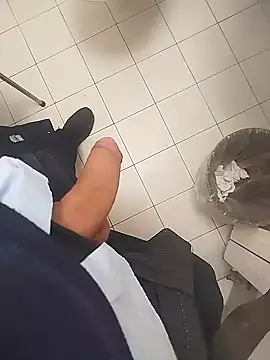 Snapshot of ptrz990 chatting on January 9, 2026, 3:19 pm ptrz990 online show from January 9, 2026, 3:19 pm