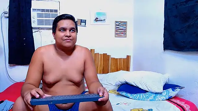 lucasandSofi online show from July 29, 2026, 7:57 pm