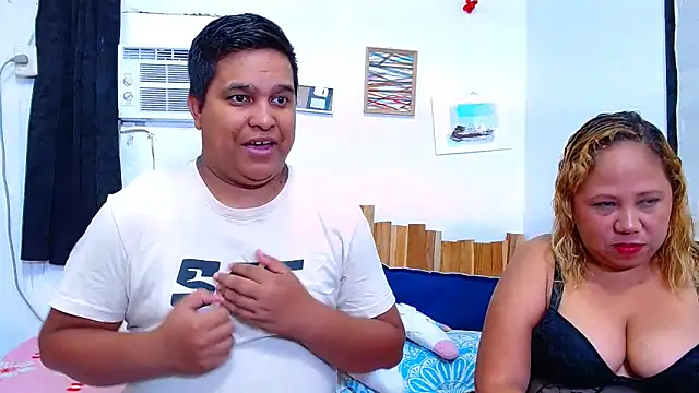 lucasandSofi online show from November 13, 2025, 8:24 pm