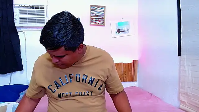 lucasandSofi online show from November 2, 2025, 4:12 pm