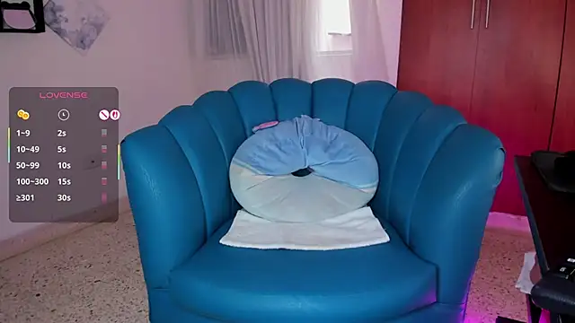 Julie Markk online show from December 19, 2025, 8:44 pm