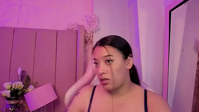 Snapshot of MollyBigBoobs12 chatting on July 21, 2026, 10:00 pm MollyBigBoobs12 online show from July 21, 2026, 10:00 pm