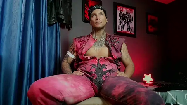 Snapshot of Leonnardo_Jaramillo chatting on March 4, 2026, 3:53 pm Leonnardo Jaramillo online show from March 4, 2026, 3:53 pm